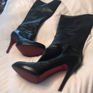 Red-soled knee length boots, black size 40